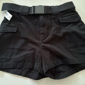 Aritzia Black Curtis short sz XS never worn